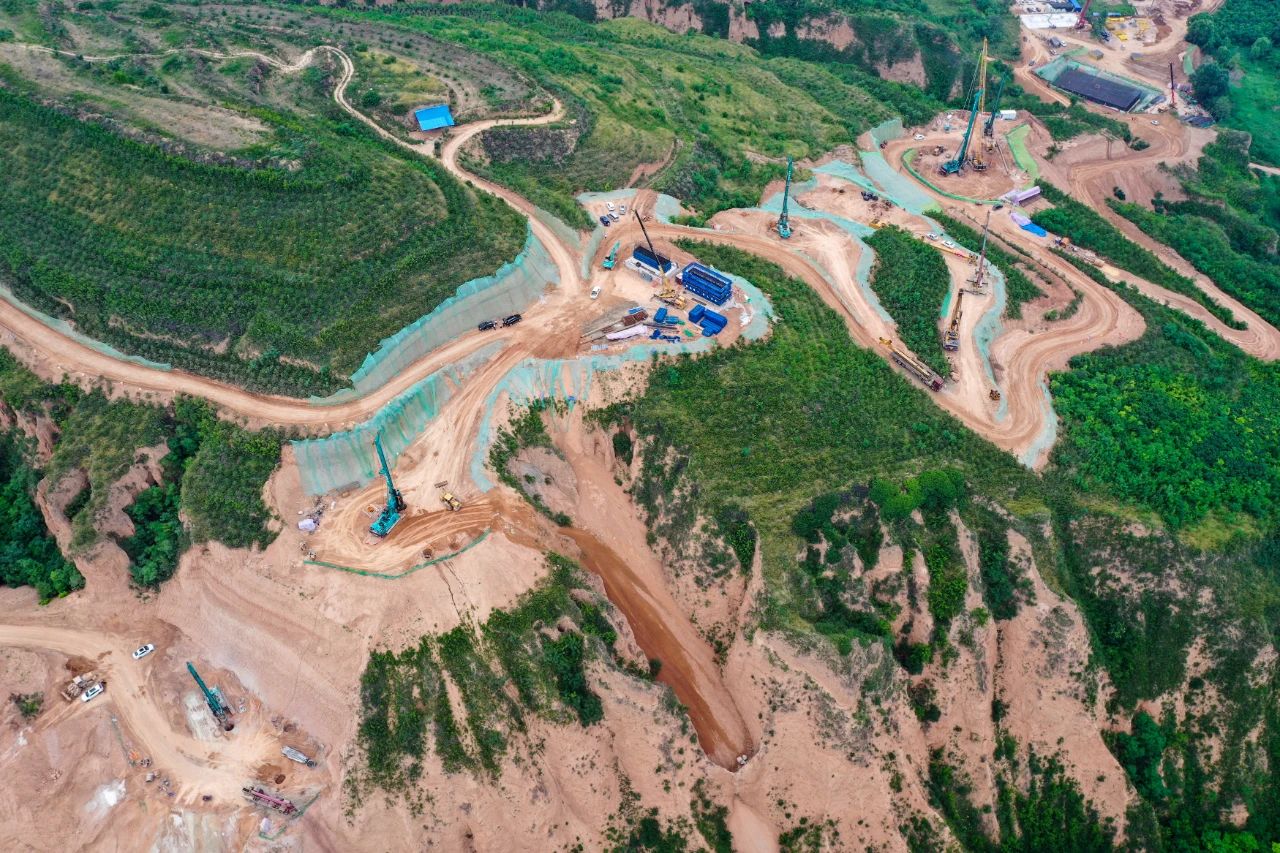 天塹施工，玉皇閣二號(hào)特大橋樁基主力軍是山河智能旋挖鉆機(jī) | 百年風(fēng)華筑錦繡山河（3）