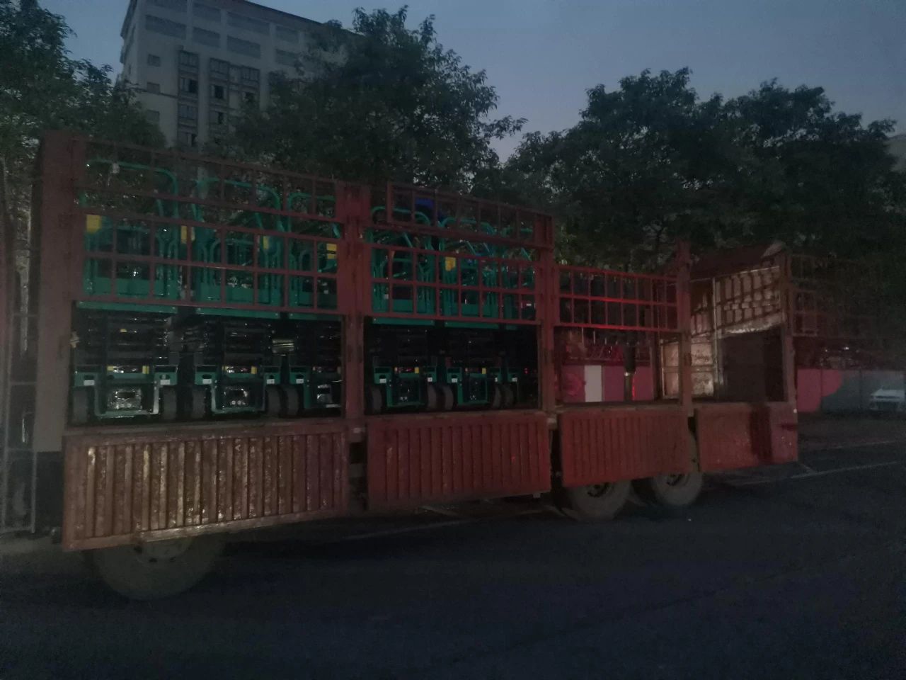 30小時(shí)，8個(gè)人，10臺(tái)裝備，我們說到做到！