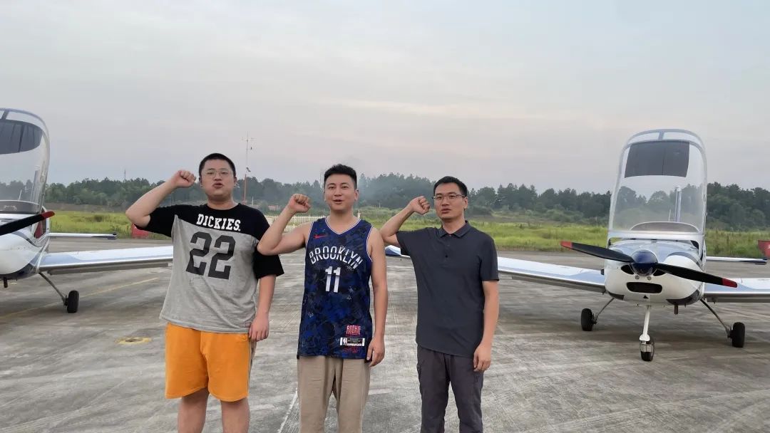 沖上云霄！湖南山河通航學(xué)員成功單飛